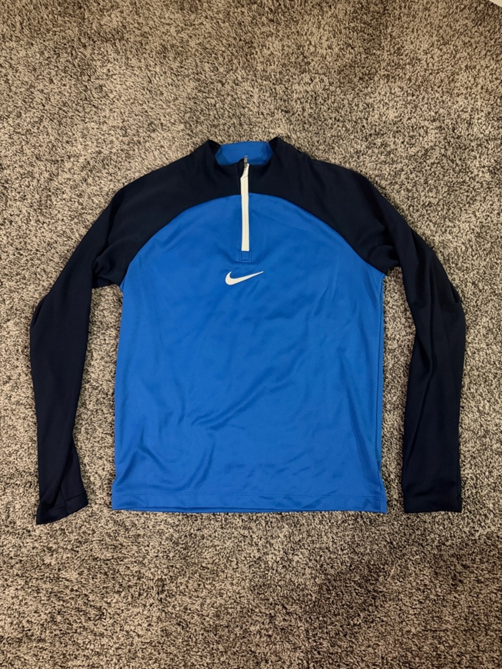 Nike Boy’s Royal Blue and Blue Long-Sleeve quarter zip dri-fit